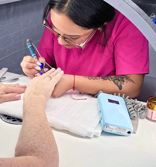 top nails technician